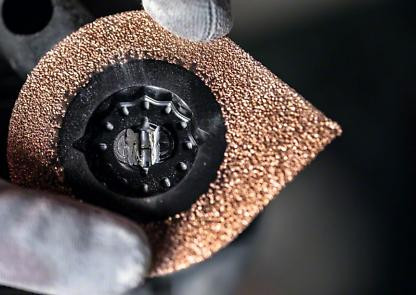 Bosch EXPERT 3 max AVZ 70 RT4 fugázólap multifunkciós rezgőfűrészhez, 70 mm<br/>