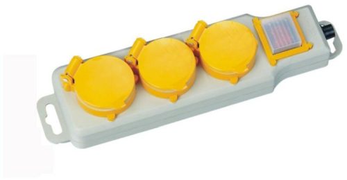 Entac elosztó 3-as  foglalat kapcsolóval  1,5m vezeték,csapofedeles,IP44