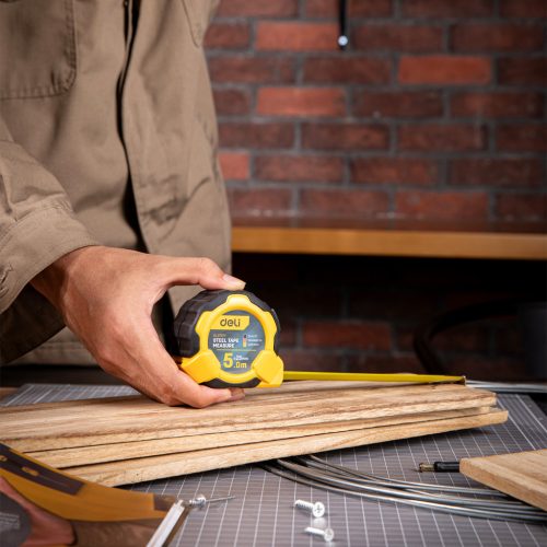 DELI Acél mérőszalag 5m x 25mm DL3797Y
